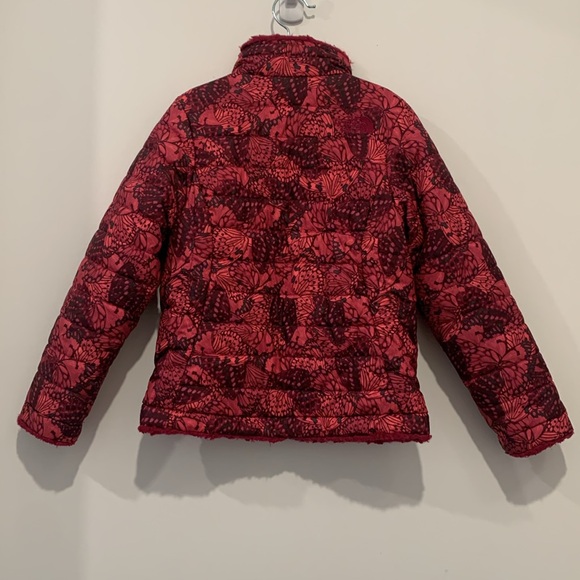 Girls The North Face reversible jacket, dark pink fur/pink butterflies. XXS/ 5. - Picture 3 of 8